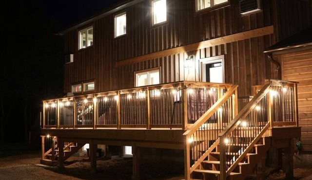 #6 Lodge Room (1 King Bed)