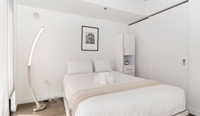 A 2 BR Unit in the Iconic Glasshouse Skylofts (1905)