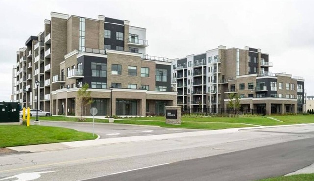 A beautifully modern and fully furnished one bedroom + den in Beamsville.