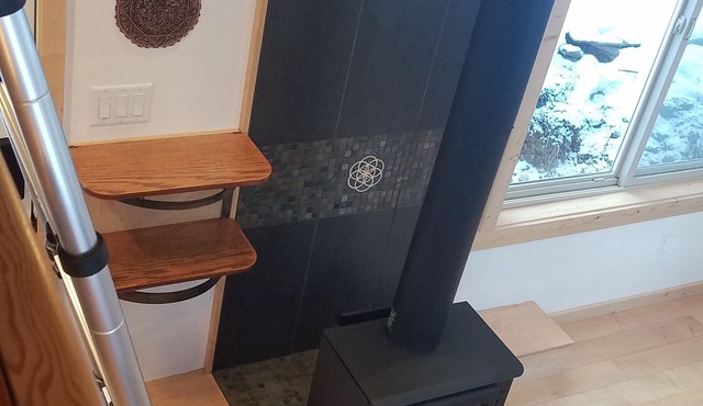 A Tiny Temple studio w. Loft