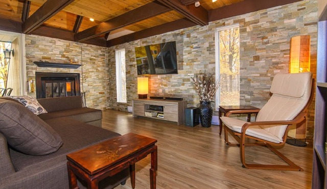 A warm place to stay, near Mont Ste-Anne