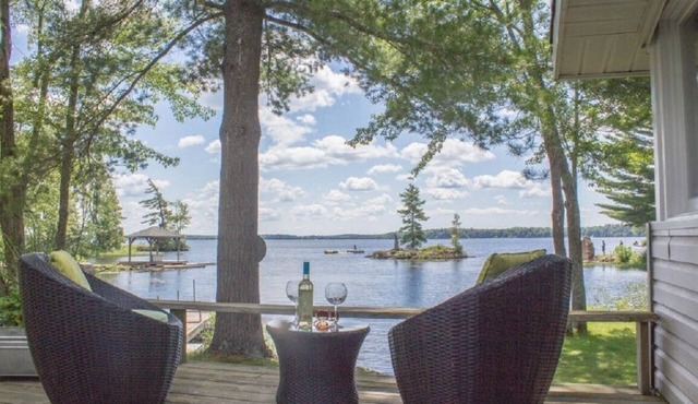 A Wee Bit o Heaven - Cozy Waterfront Kawartha Cottage w/WiFi, Canoe, Kayaks
