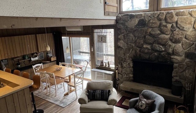 Adjacent units in North Conway, White Mountains - up to 20 Guests