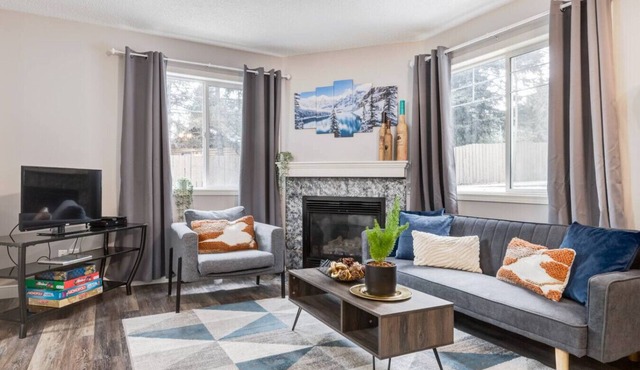 Affordable Family Getaway Sleeps 8!