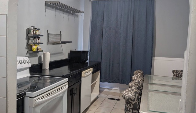 Angel House - 3 Bedrooms/2 Bathrooms with Free Parking