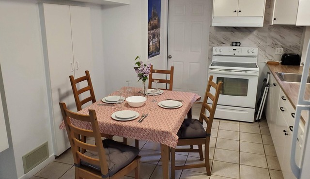 Apartment in Ste-Foy, 5 min from Laval University, 15 min from Old Quebec