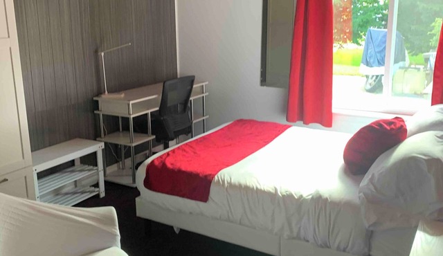 Appartement complet avec 1 chambre très lumineux et chaleureux. n