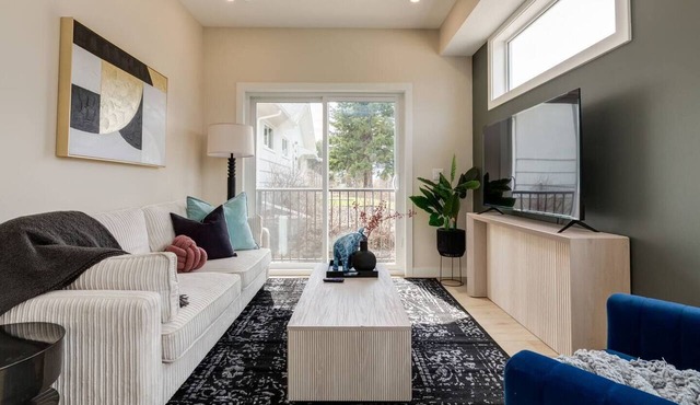 "Aria" NEW 3 Bdrm in Glendale! 10 mins to C-Train!