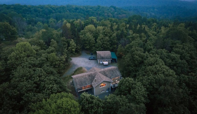 Arrowhead * Hiking * Hot Tub * Secluded * Sauna