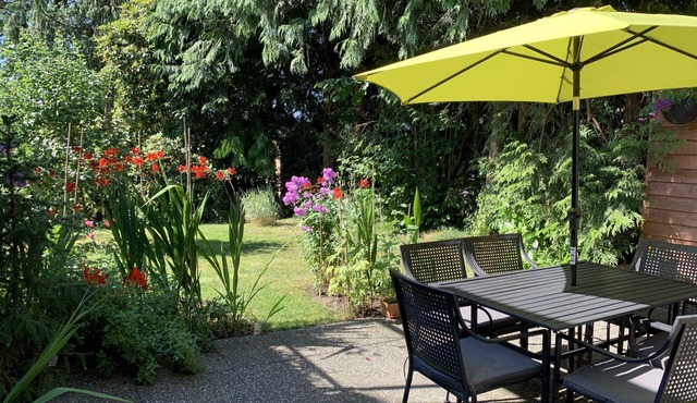 Awesome 2BR Near Lynn Valley best trails and parks