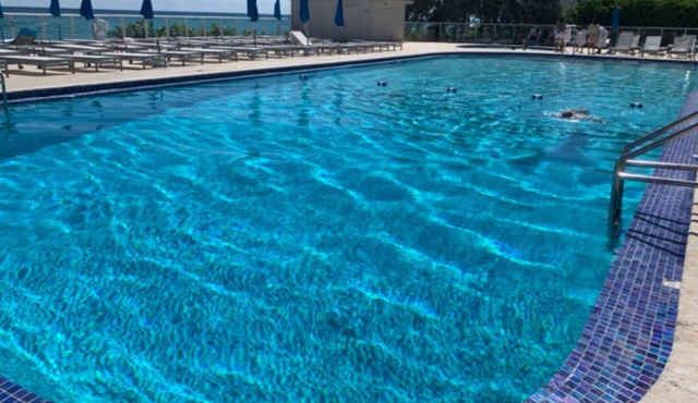 Beach Studio in Sunny Isles - amazing pool - beach & city view - private balcony
