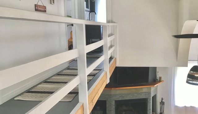 BeachCottageJaccuzzi 2Bdr, LakeView, Fireplaces, WiFi/AC, Terrasse, BBQ,Parking