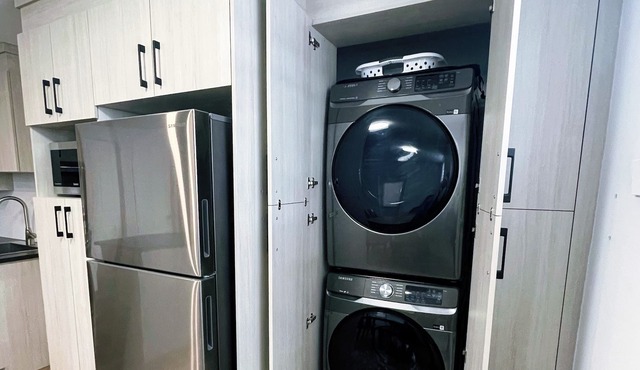 Beautiful 2 bedroom apartment downtown right next to the hospital