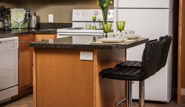 Beautiful 2 Bedroom Suite - Excellent East Regina - Ideal for Work Crews