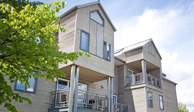 Beautiful 2 bedroom unit at resort, sleeps 6