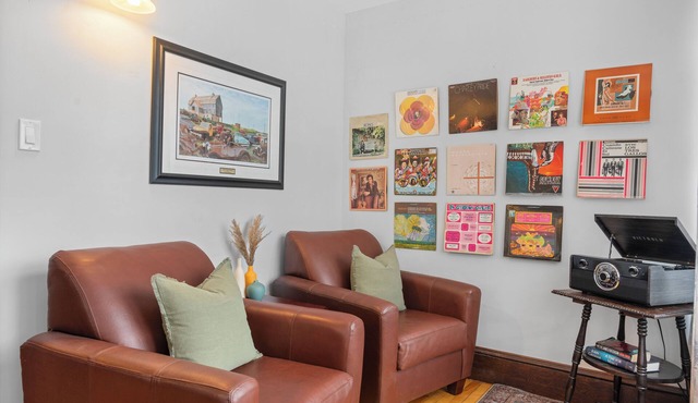 Beautiful 3BR Victorian Home Downtown Moncton w/AC