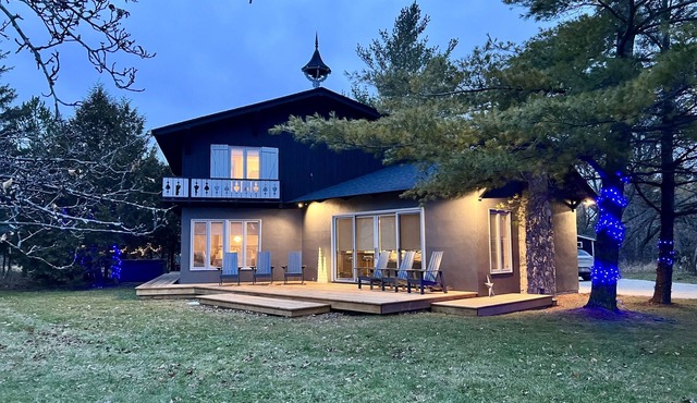 Beautiful 4 Bedroom Chalet in Collingwood/clearview/blue Mountains