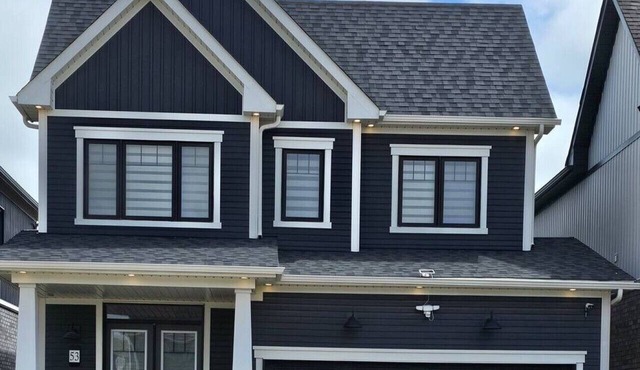 Beautiful 4-bedroom house with WiFi and AC in wonderful Welland lic# 289.