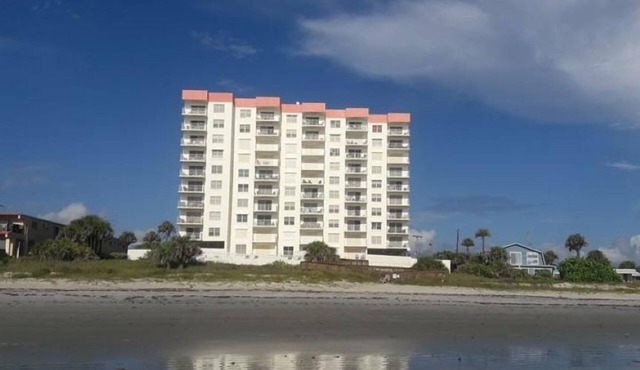 Beautiful Beachside Condo in Ormond-by-the-Sea