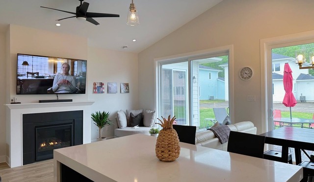 Beautiful brand new 4 bedroom, 3 bath home - Port Stanley, ON Kokomo Beach Club