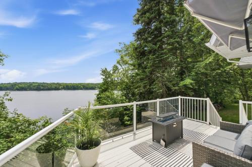 Beautiful Chalet Magog