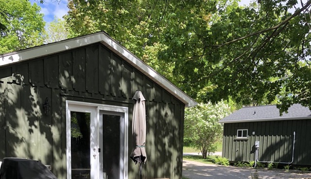 Beautiful fully equipped 2 bedroom cottage in Bayfield.