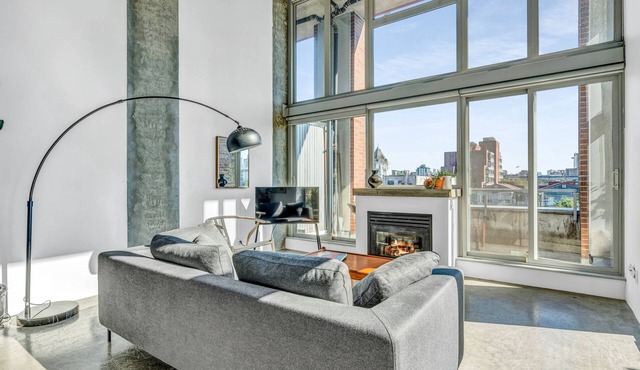 Beautiful Gastown Loft