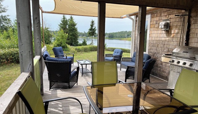 Beautiful home on an ocean inlet - Walking distance from sandy beach
