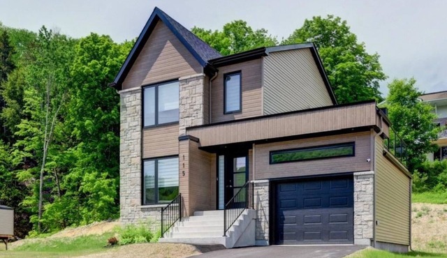 Beautiful Home in Mont-Tremblant - minutes away from ski in, town, and village