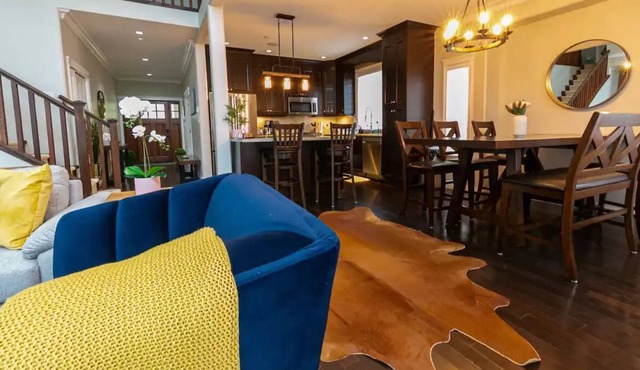 Beautiful Large Home With 5 bedrooms In Langford