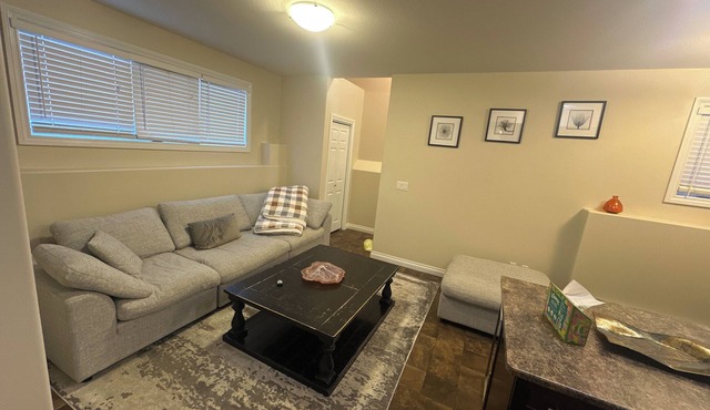 Beautiful & Spacious Suite near Airport