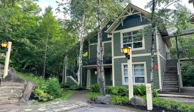 Beautiful two bedroom condo at Tremblant Les eaux