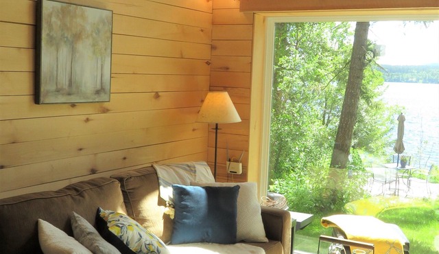 Beautiful Waterfront Cottage in Northern BC