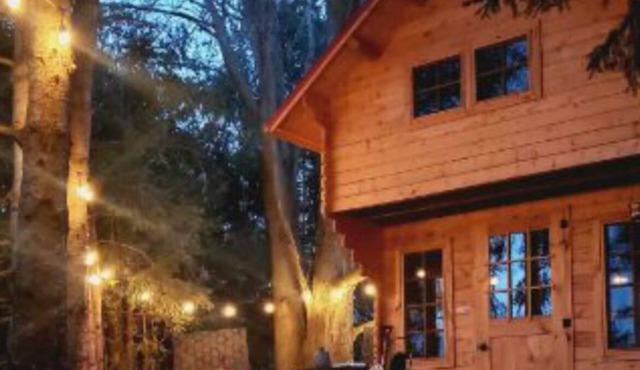 Belwood Bunkie Escape & Spa minutes away from Elora