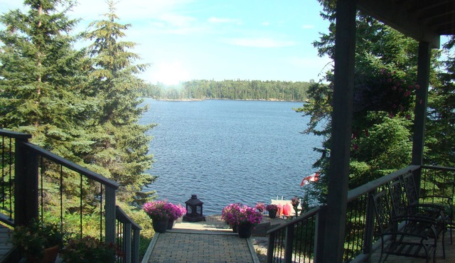 Black Sturgeon Lake Executive Cottage