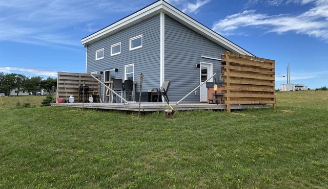 Blue Water Cottage - 2 Bedroom - Sleeps 4-6 - Hot Tub