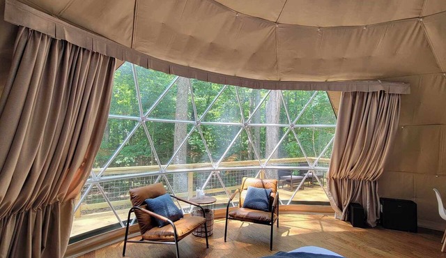 "Bluestone" Luxury glamping dome w/hot tub on a private deck, heat and a/c