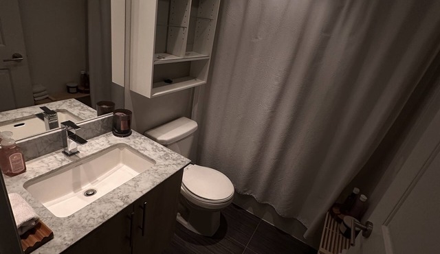Boho Bliss Retreat: Serene Luxury Haven Close to the CN Tower & Ripleys