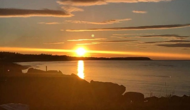 Book Now. Ocean front getaway cottage/house near Cap-Pelé