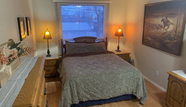 Braebourne Manor - Furnished One Bedroom Condo