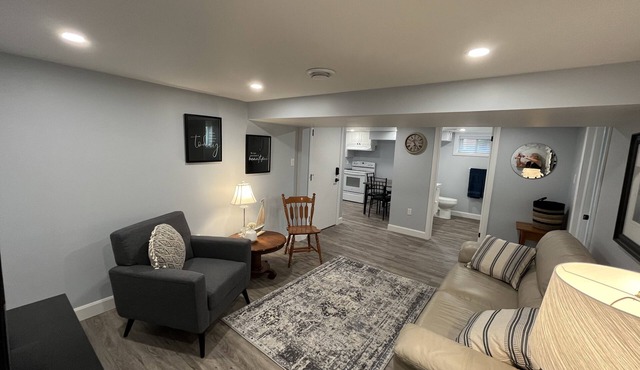 BRAND NEW 2 bed/1 bath Perfect for travellers and out-of-town professionals