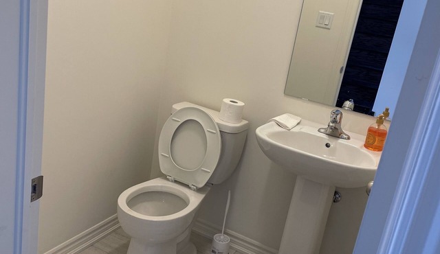 Brand New 6 bedroom 5 bathroom house
