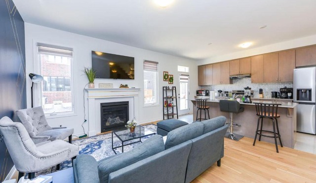 Brand New 7beds-kingbedsfamilysleep15playtable