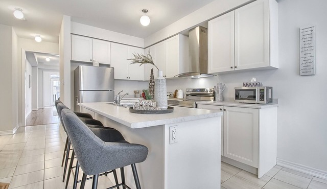 Brand new home in Oshawa! Entire home for you—perfect for short stays!