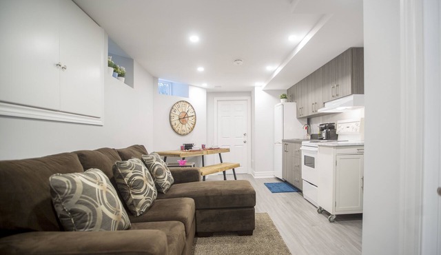 Brand New in 2021! 1BR Stunning Stay- In Heart Of Mid Town Toronto!