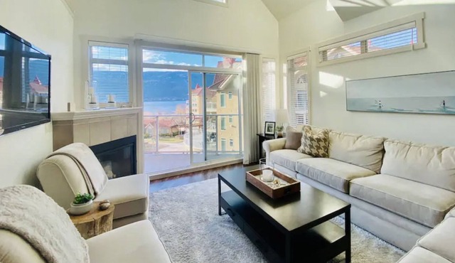 Breathtaking Views Truly One of a kind 2 + Condo