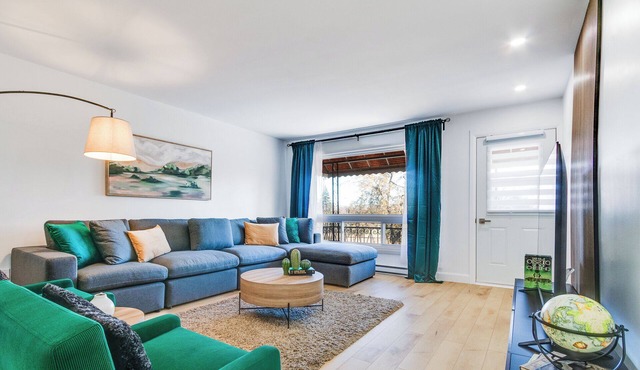 Bright & Large 3Br | Personal Spa | Park View | Netflix