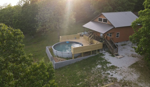 Buffalo River Rocky Ridge Cabin- Pool and HOT TUB