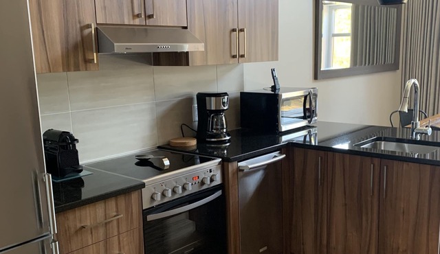 Top floor 2 bedroom Condo with Lake View