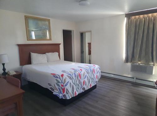 Canadiana Motel